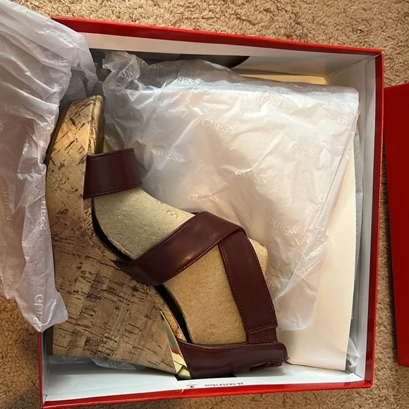 Guess sandals, dark purple with gold, size 7.5, never worn - Picture 5 of 6